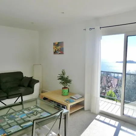 Lou Pantai Apartamento