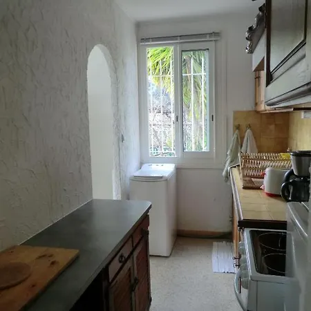 Apartment Lou Pantai *